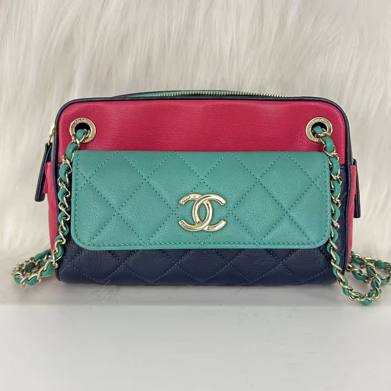 Chanel Goatskin Quilted Tri-Color Camera Case – VTG Bags