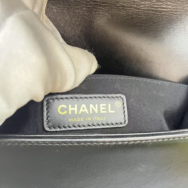 Chanel Boy Handbag Grained Calfskin&Gold-Tone Metal Black