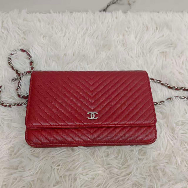 Chanel woc red