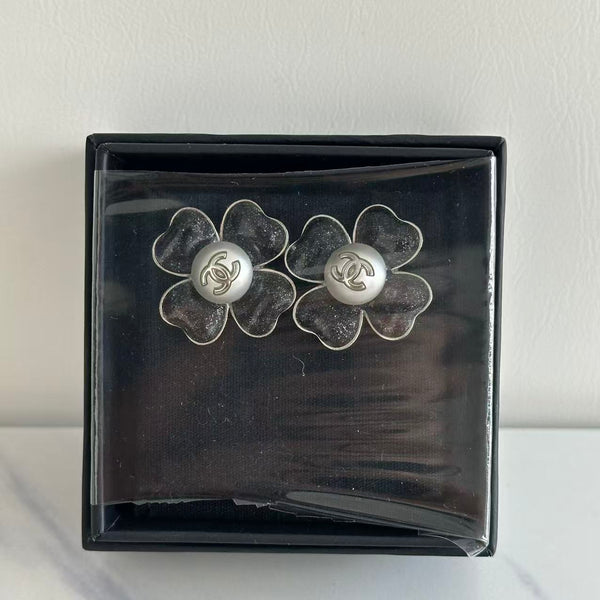 Chanel CC earrings