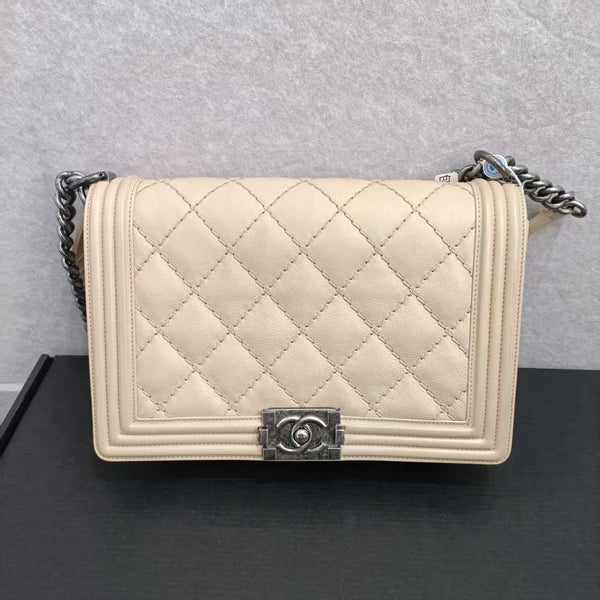 Chanel Bag: Elegant Beige Leather