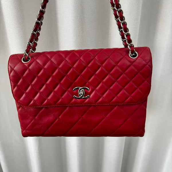 CHANEL Calfskin Quilted In the Business Flap Bag Red