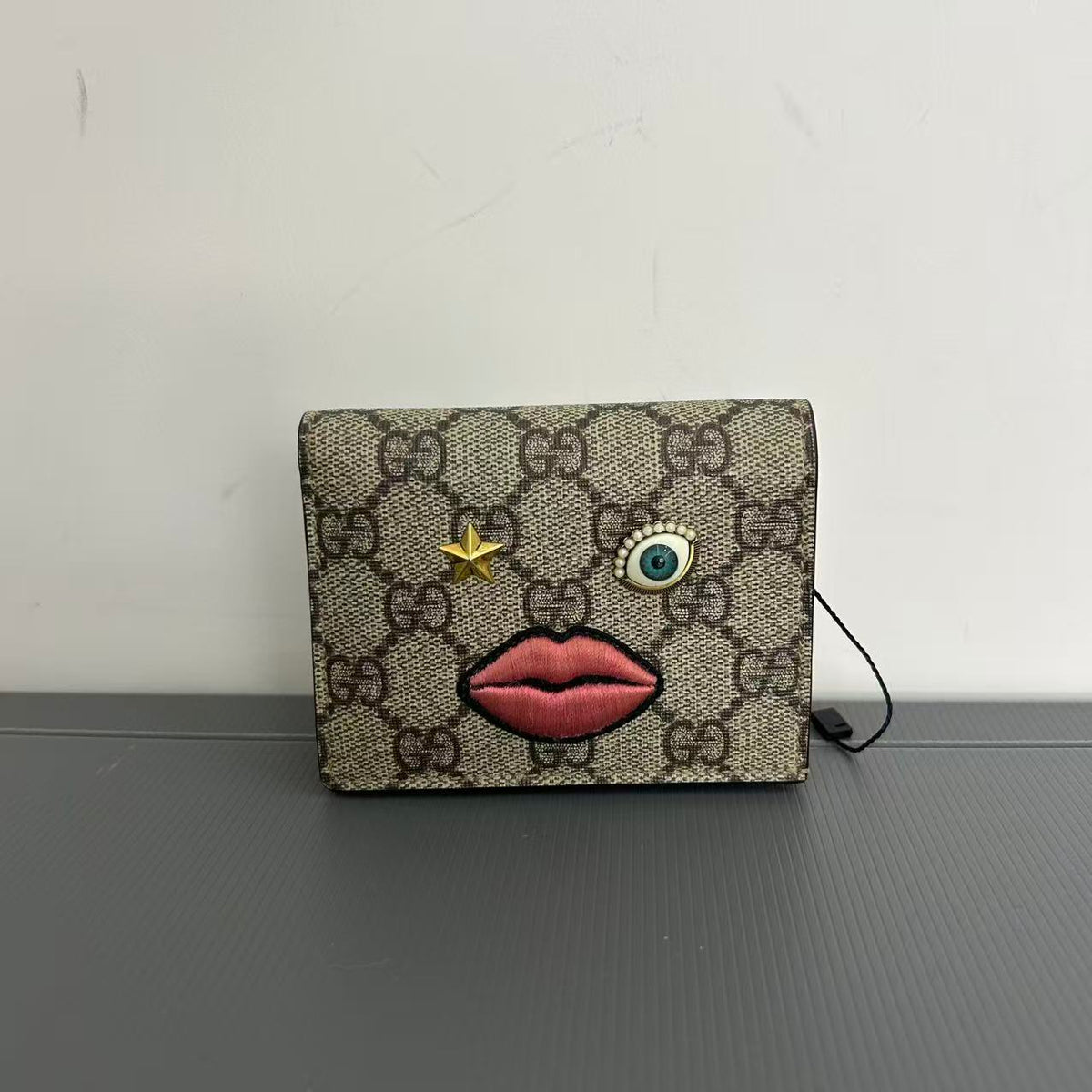 GUCCl GG Supreme Monogram Face Embroidered Card Case