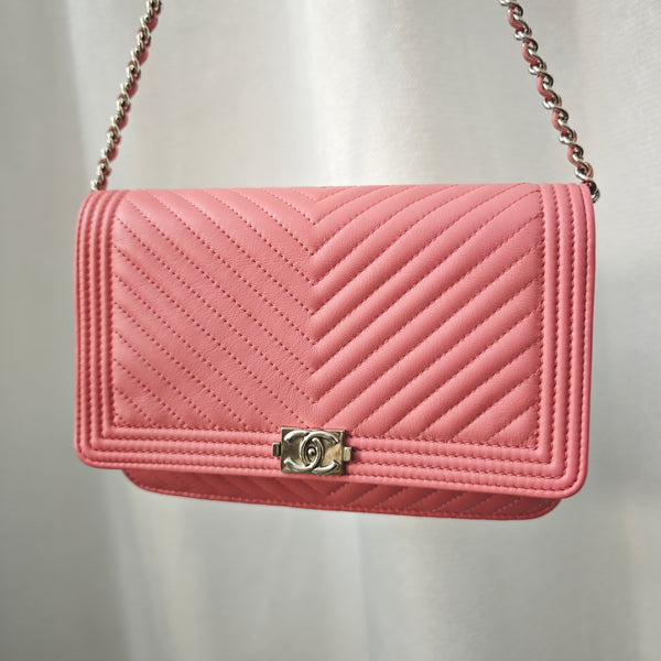CHANEL Caviar Chevron Quilted Boy wallet On Chain