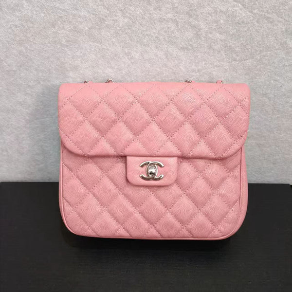 CHANEL Caviar Quilted Medium