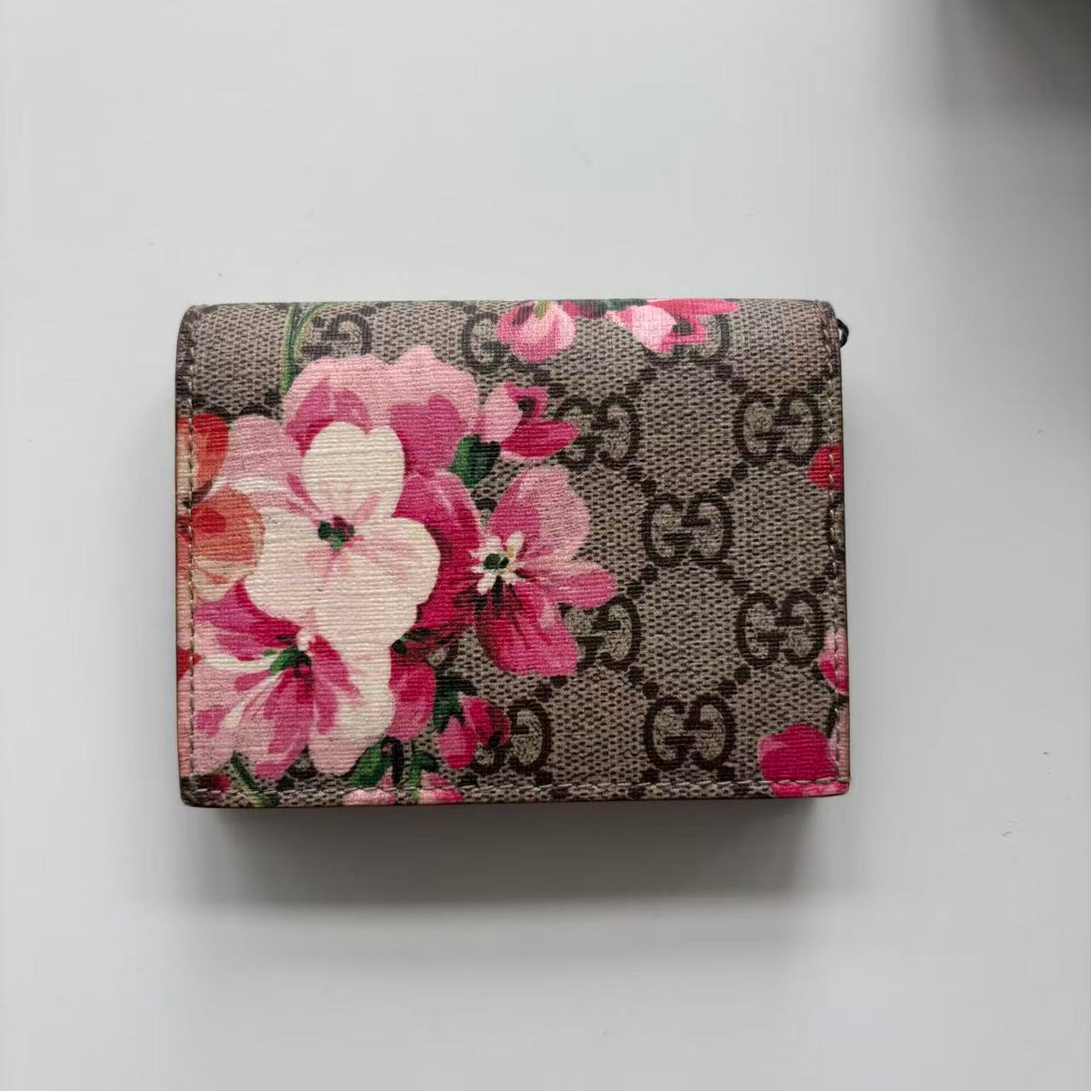 GUCCl GG Supreme Monogram Blooms Card Case Wallet