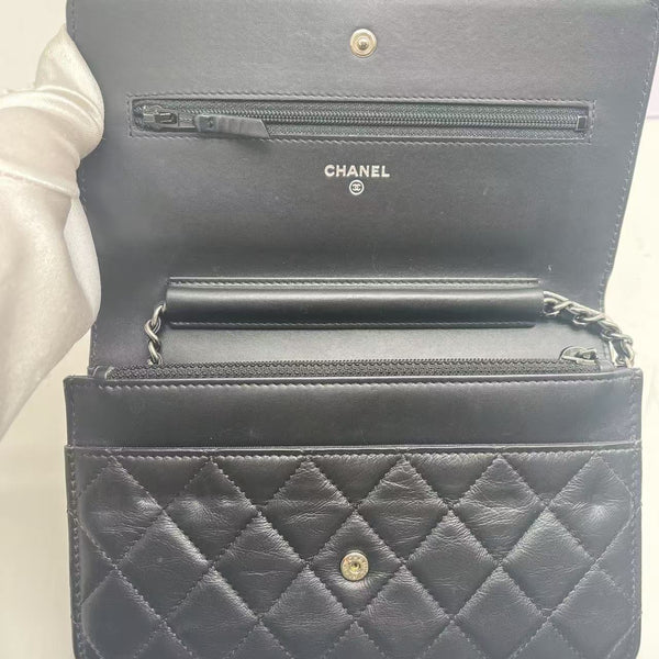Chanel Black Aged Quilted Leather Lucky Charms 2.55 Reissue Wallet on Chain