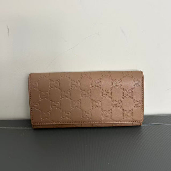 Gucci GG Emblem continental wallet