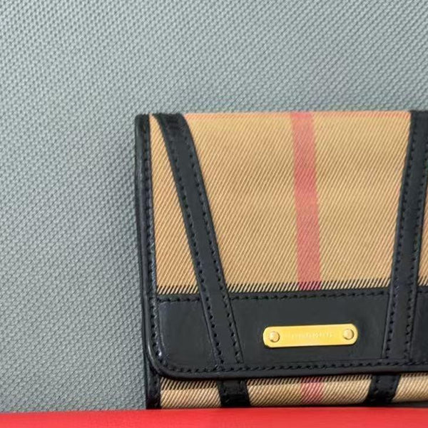 Burberry mini wallet