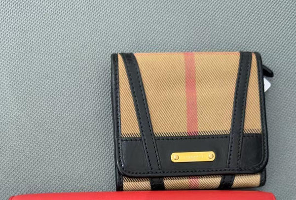 Burberry mini wallet
