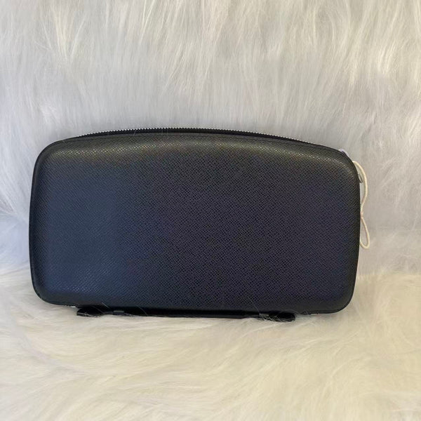 Louis Vuitton Burgundy Taiga Leather Baikal Clutch Bag