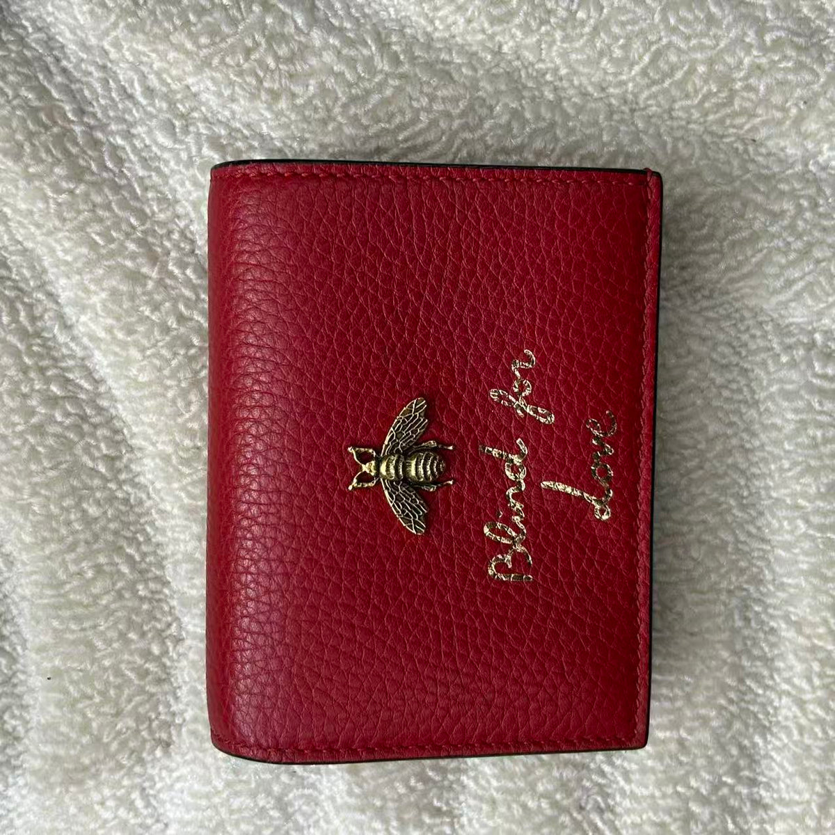 Gucci Red Pebbled Leather Blind For Love Continental