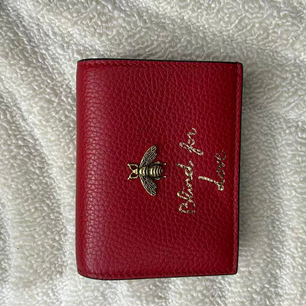 Gucci Red Pebbled Leather Blind For Love Continental