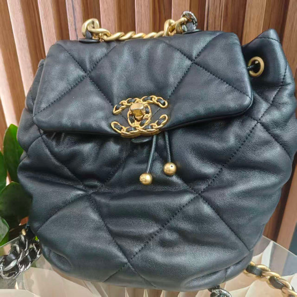 CHANEL Lambskin Quilted Chanel Backpack Black