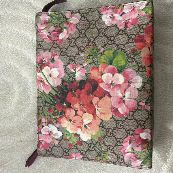 Gucci flower clutch