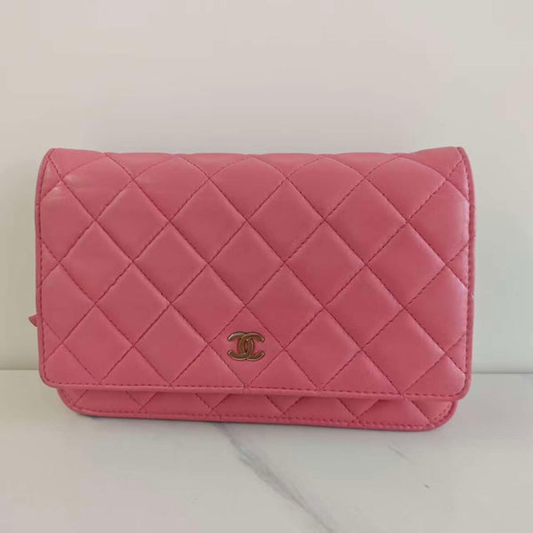 Chanel interlocking CC wallet on Chain - Pink Crossbody