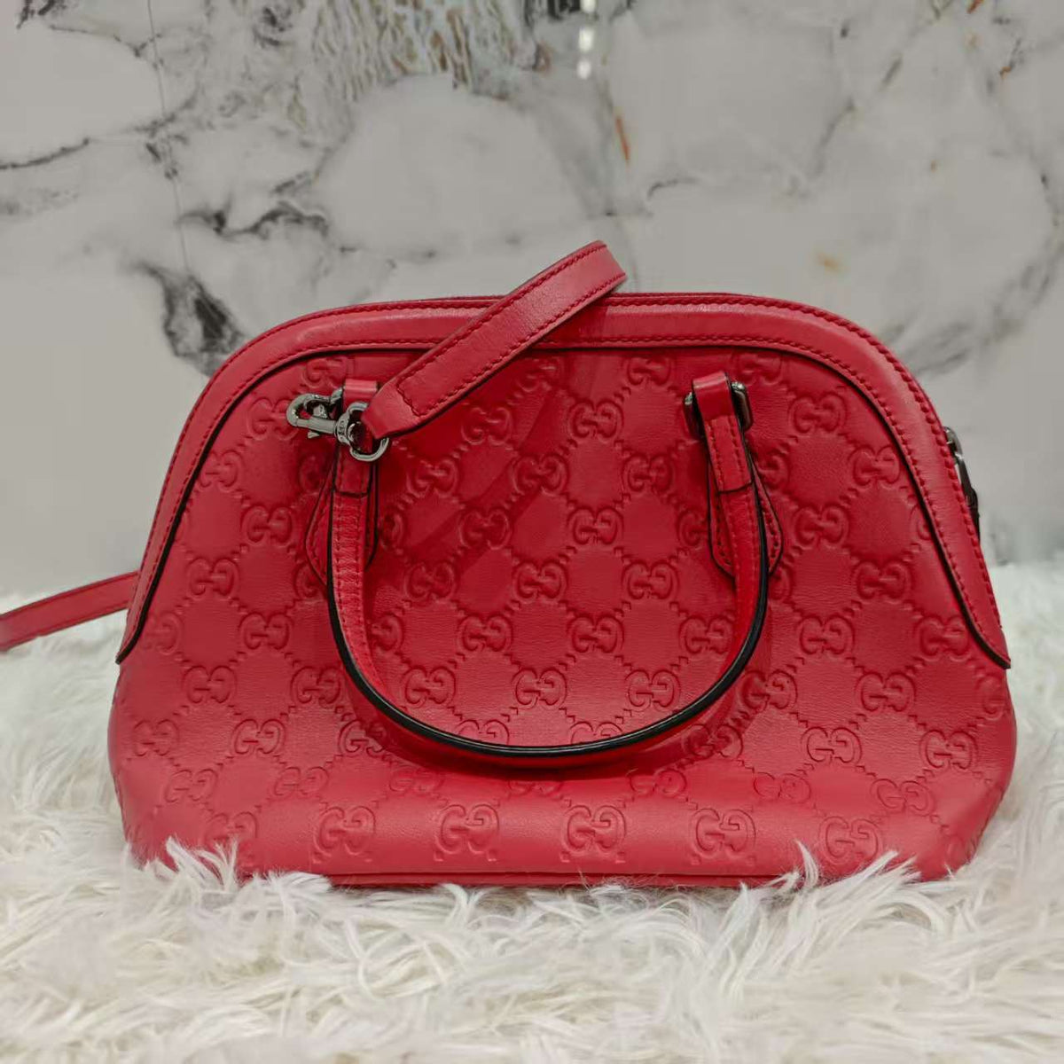 Gucci red