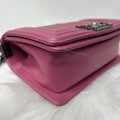 Chanel boy shoulder bag Pink Leather